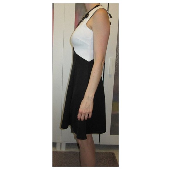 Vintage Black and White Dress with Attached Necklace by Quiz UK 8 = US Size 4 - Picture 4 of 10